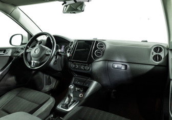Подержанный автомобиль Volkswagen Tiguan 2012 года (9 фото)