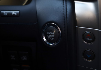 Подержанный автомобиль Lexus LX 2012 года (28 фото)