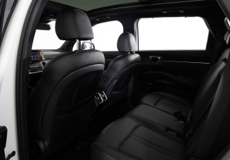 Подержанный автомобиль Kia Sorento 2022 года (29 фото)