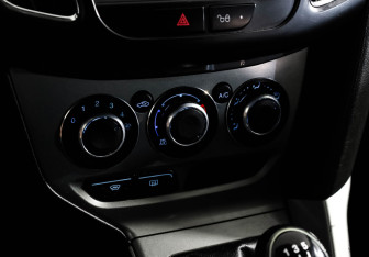 Подержанный автомобиль Ford Focus Hatchback 2012 года (14 фото)