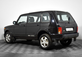 Подержанный автомобиль LADA (ВАЗ) 2131 (4x4) 2018 года (7 фото)