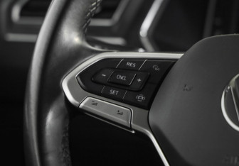Подержанный автомобиль Volkswagen Tiguan 2021 года (12 фото)