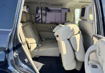 Подержанный автомобиль Infiniti QX80 2018 года (31 фото)
