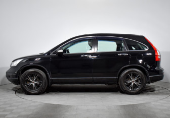 Подержанный автомобиль Honda CR-V 2011 года (8 фото)