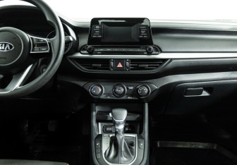 Подержанный автомобиль Kia Cerato Sedan 2019 года (14 фото)