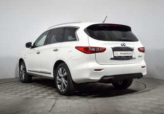 Подержанный автомобиль Infiniti QX60 2014 года (7 фото)