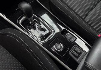 Подержанный автомобиль Mitsubishi Outlander 2021 года (13 фото)