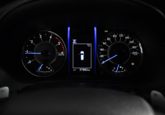 Подержанный автомобиль Toyota Fortuner 2020 года (18 фото)