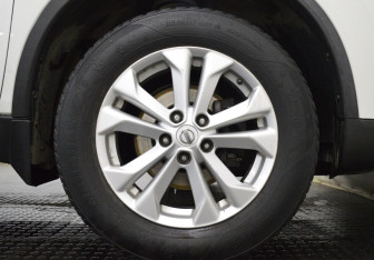 Подержанный автомобиль Nissan X-Trail 2016 года (9 фото)