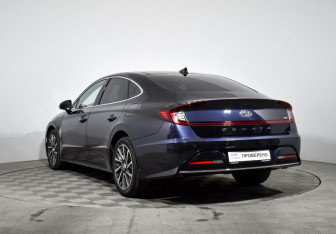 Подержанный автомобиль Hyundai Sonata 2020 года (7 фото)