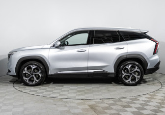 Подержанный автомобиль Geely Atlas 2024 года (8 фото)