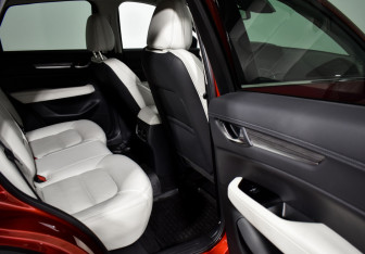 Подержанный автомобиль Mazda CX-5 2017 года (12 фото)