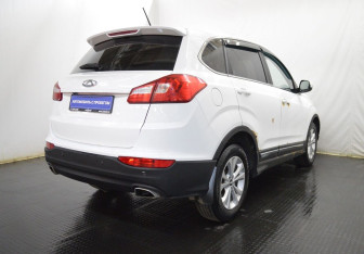 Подержанный автомобиль Chery Tiggo 5 2015 года (5 фото)