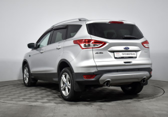 Подержанный автомобиль Ford Kuga 2013 года (7 фото)