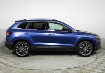 Подержанный автомобиль Skoda Karoq 2021 года (4 фото)