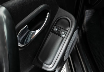 Подержанный автомобиль Renault Duster 2016 года (10 фото)