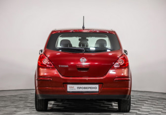 Подержанный автомобиль Nissan Tiida Hatchback 2008 года (6 фото)