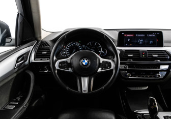 Подержанный автомобиль BMW X3 2019 года (12 фото)