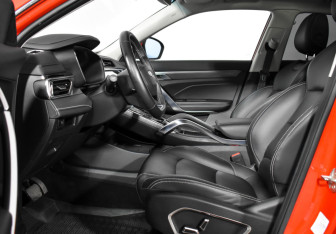 Подержанный автомобиль Geely Atlas Pro 2022 года (10 фото)