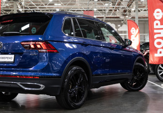 Подержанный автомобиль Volkswagen Tiguan 2022 года (7 фото)