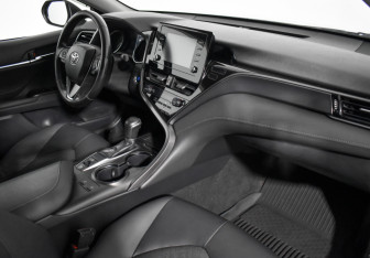 Подержанный автомобиль Toyota Camry Sedan 2022 года (13 фото)
