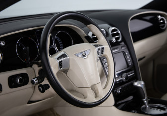 Подержанный автомобиль Bentley Continental GT Coupe 2008 года (13 фото)