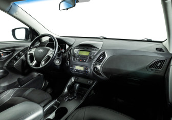 Подержанный автомобиль Hyundai ix35 2015 года (9 фото)