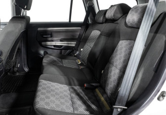 Подержанный автомобиль Great Wall Hover H3 2012 года (10 фото)