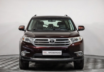 Подержанный автомобиль Toyota Highlander 2011 года (2 фото)