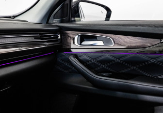 Подержанный автомобиль Exeed VX 2022 года (16 фото)