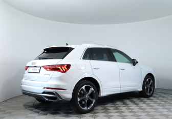 Подержанный автомобиль Audi Q3 2020 года (5 фото)