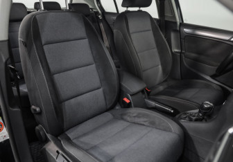 Подержанный автомобиль Volkswagen Golf Hatchback 2011 года (18 фото)