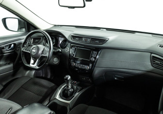 Подержанный автомобиль Nissan X-Trail 2021 года (9 фото)