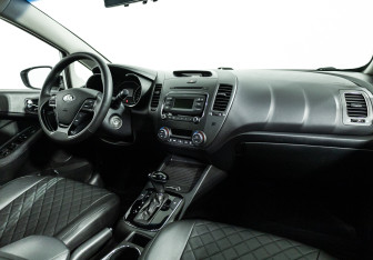 Подержанный автомобиль Kia Cerato Sedan 2018 года (9 фото)