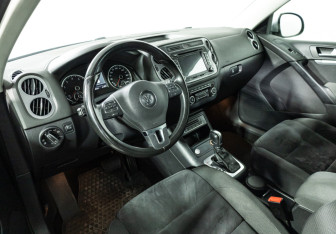 Подержанный автомобиль Volkswagen Tiguan 2013 года (11 фото)