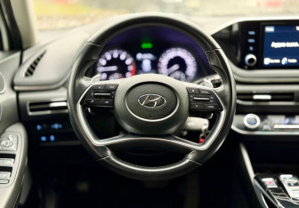 Подержанный автомобиль Hyundai Sonata 2021 года (12 фото)