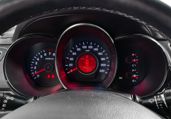 Подержанный автомобиль Kia Rio Hatchback 2015 года (21 фото)