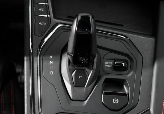 Подержанный автомобиль Lynk&Co 05 2023 года (10 фото)