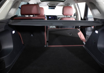 Подержанный автомобиль Hongqi HS5 2023 года (23 фото)