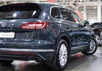 Подержанный автомобиль Volkswagen Touareg 2019 года (11 фото)