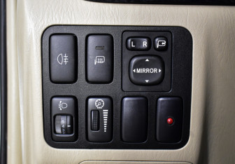 Подержанный автомобиль Toyota Land Cruiser Prado 2008 года (15 фото)