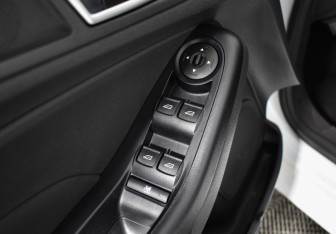 Подержанный автомобиль Ford Fiesta Hatchback 2017 года (15 фото)