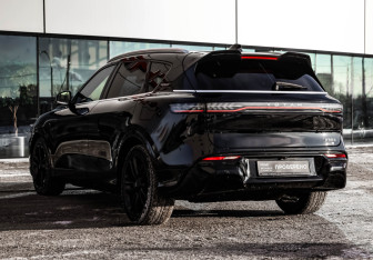 Подержанный автомобиль Voyah Free 2023 года (9 фото)