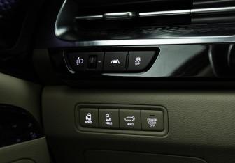 Подержанный автомобиль Kia Carnival 2021 года (26 фото)