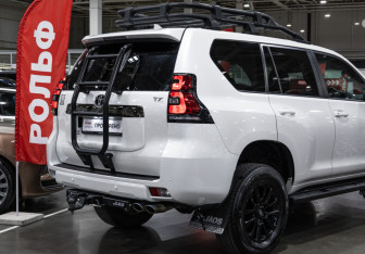 Подержанный автомобиль Toyota Land Cruiser Prado 2021 года (7 фото)