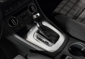 Подержанный автомобиль Audi Q3 2016 года (12 фото)