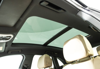 Подержанный автомобиль Porsche Macan 2021 года (17 фото)