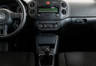 Подержанный автомобиль Volkswagen Golf Plus 2011 года (13 фото)