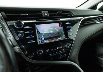 Подержанный автомобиль Toyota Camry Sedan 2019 года (15 фото)