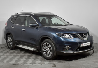 Подержанный автомобиль Nissan X-Trail 2015 года (3 фото)